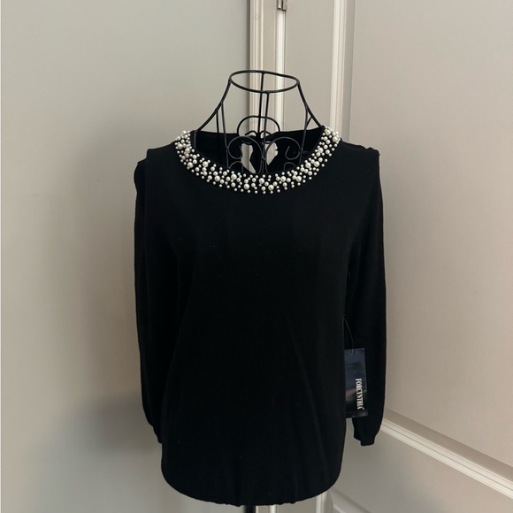NWT For Cynthia White Beaded Trim Neckline w/ Tie Back Sweater Size Small - Picture 1 of 5